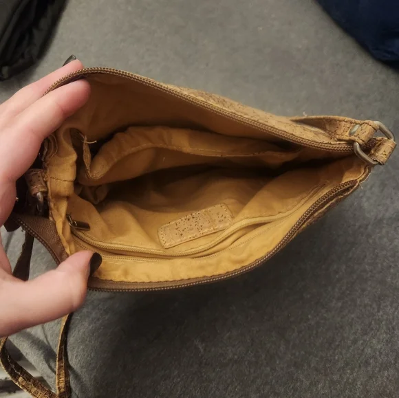 Cork Crossbody Bag - Picture 4 of 4